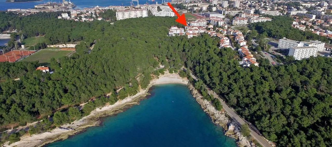 Apartments Lungo Pola