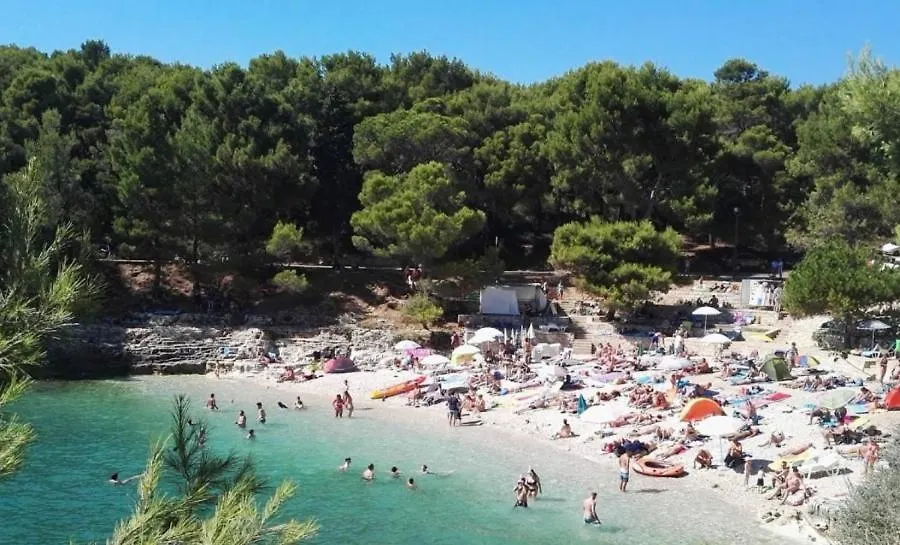 Apartments Lungo Pola
