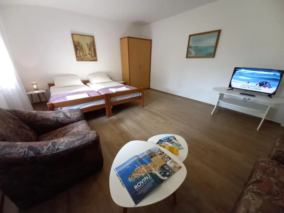 Apartments Lungo Pola