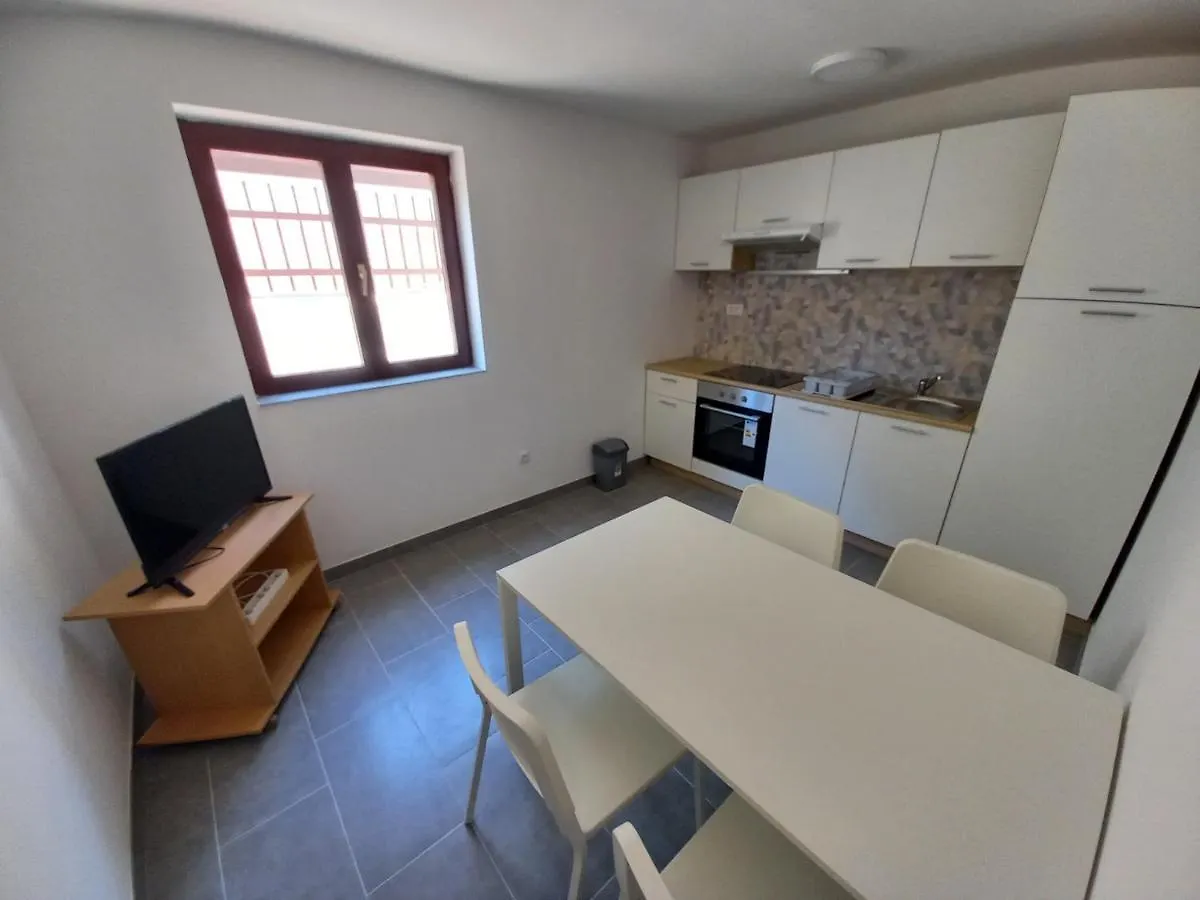 Apartments Lungo Pola
