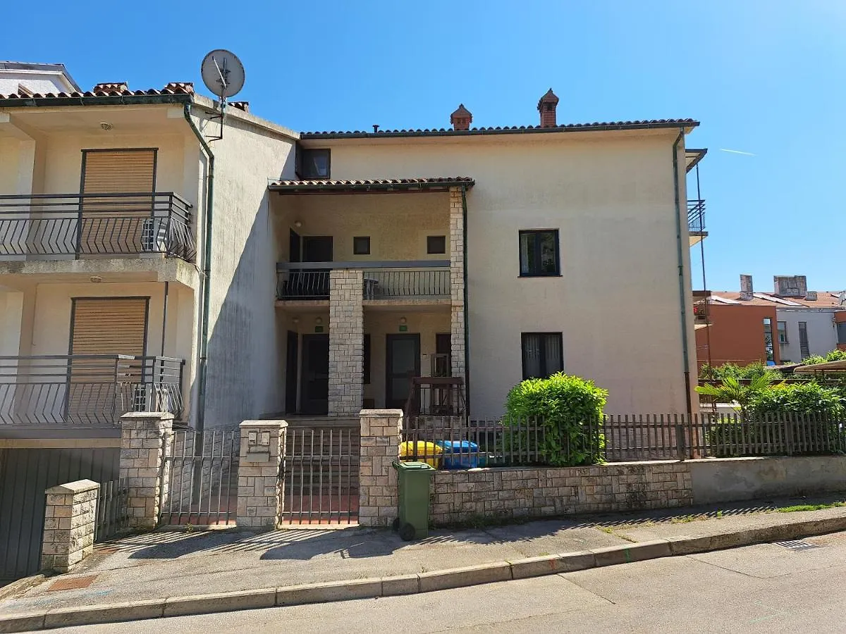 Apartments Lungo Pola